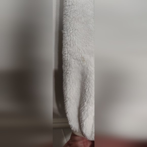 The North Face Women's White Fleece Jacket - Picture 4 of 10